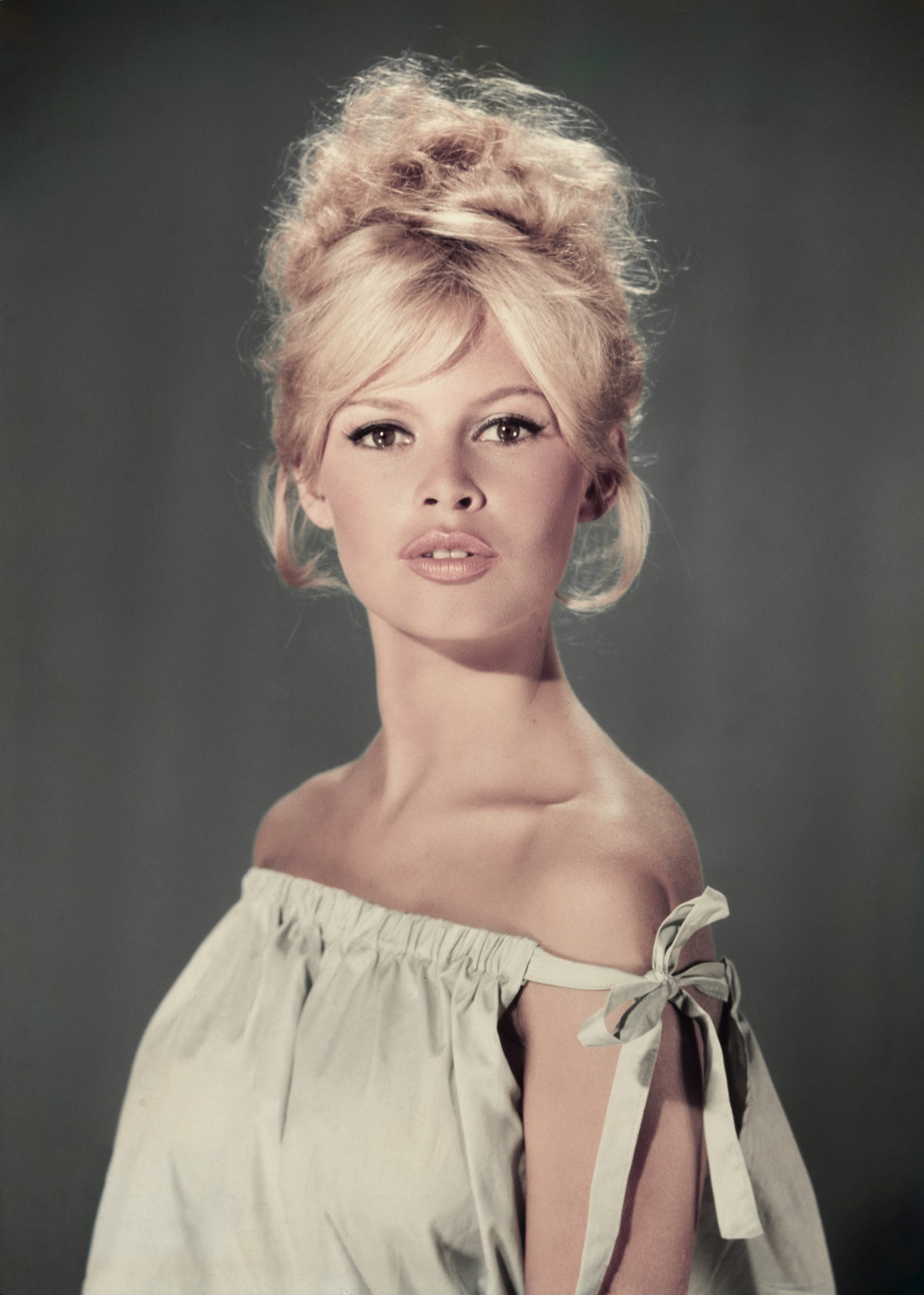 Фотографии што ја покажуваат привлечноста на жените од 60-тите