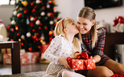Како да ги научите вашите деца да бидат благодарни за подароците што ги добиваат?
