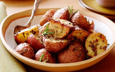 Како да ги испечете највкусните компири кои некогаш сте ги пробале?