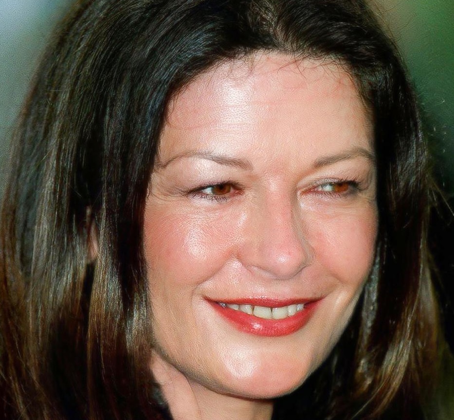 Еден пластичен хирург открива како денес би изгледале познатите актерки, кога природно би старееле