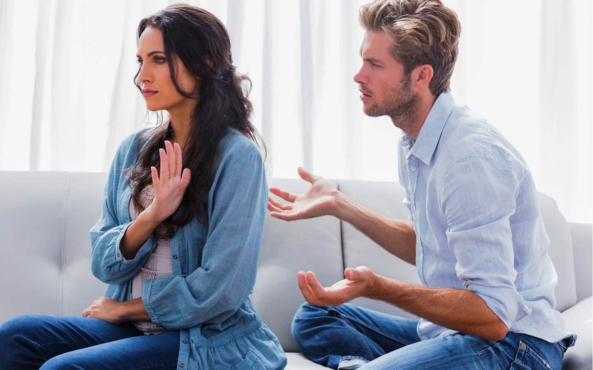 5 хороскопски знаци што им поставуваат ултиматуми на своите партнери во врската