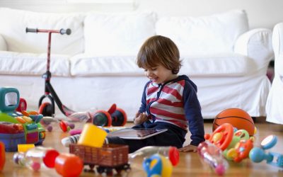 Играчки или патувања: Што е подобро за развој на детскиот мозок?