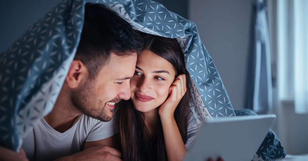 Најдобрите романтични филмови ако сакате да го поминете Денот на вљубените во домашна атмосфера