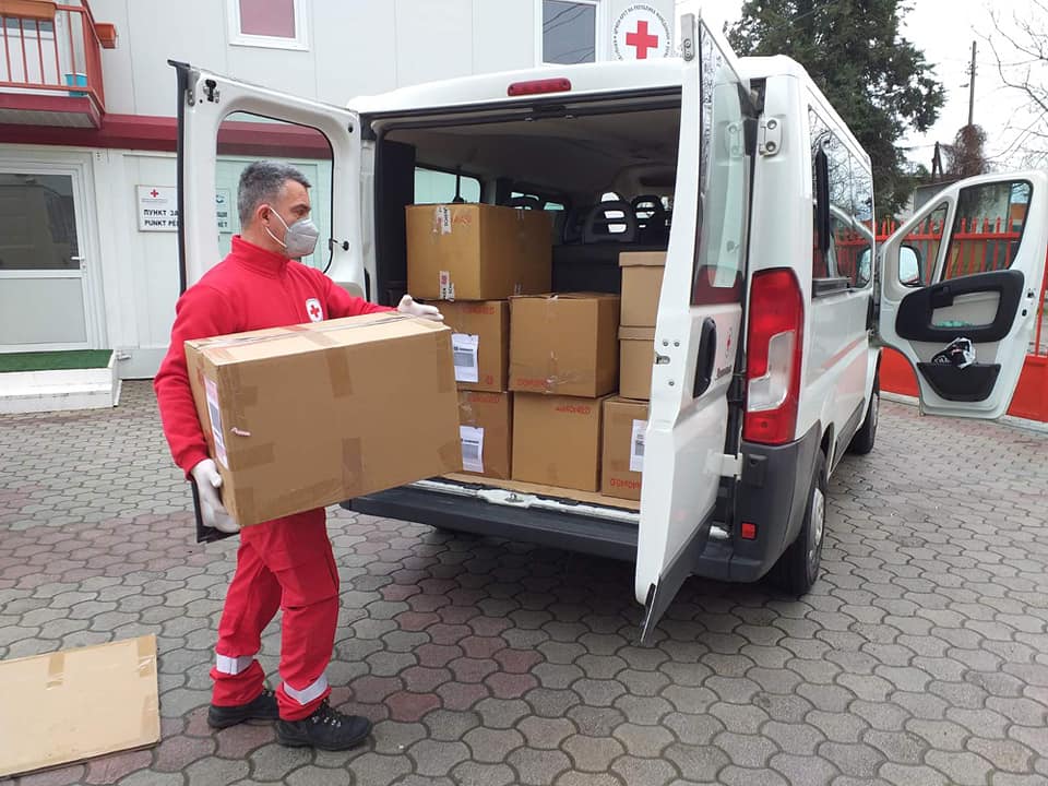 Црвениот крст на град Скопје во соработка со Пивара Скопје формира мобилни тимови за поддршка на ранливи категории граѓани