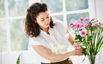 Смирува и го подобрува расположението: Аранжирањето цвеќиња докажано го подобрува денот