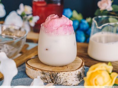 Совршенство од јагоди: Кремаст напиток што ги воодушеви жените не на социјалните мрежи