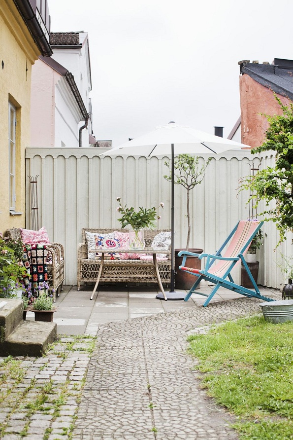 12 идеи како да го уредите дворот за дневен престој на отворено
