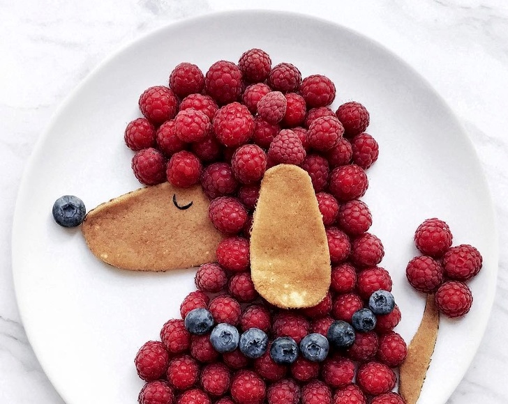 Уметник открива што се случува кога чинијата е платно, а храната е боја