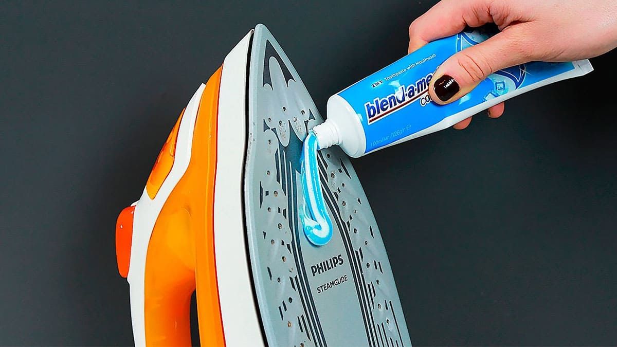 15 врвни трикови: Пастата ќе ја спаси пеглата, а балсамот ги отстранува прстените 