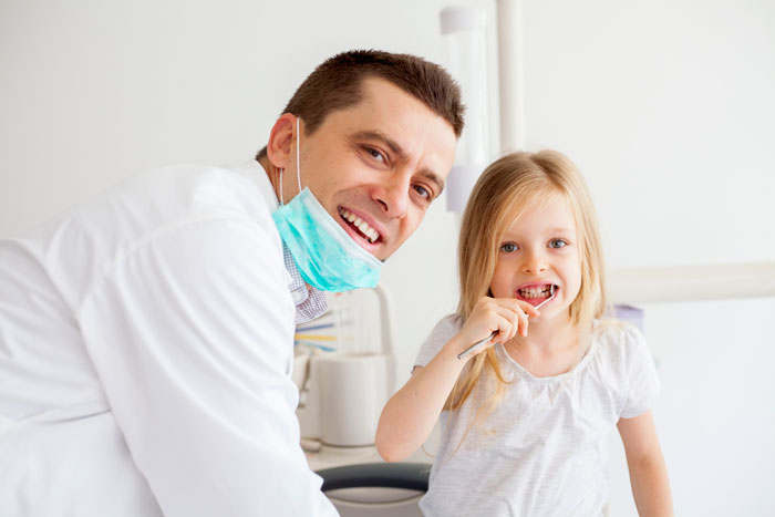 Како да го подготвите вашето дете за првата посета на стоматолог?