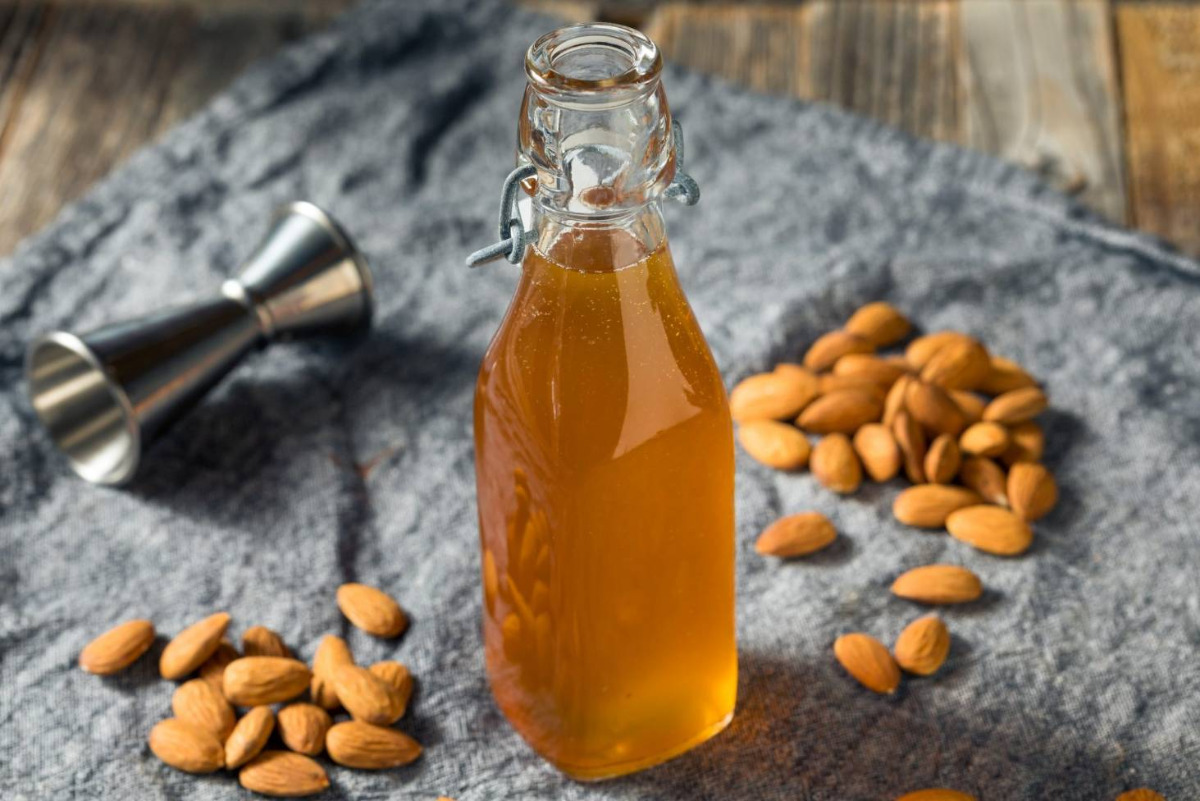 Како течен марципан: Домашен сируп кој ги претвора кафето, млекото или коктелот во сензација