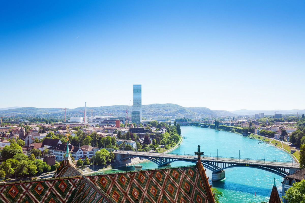 Европскиот град во кој луѓето од работа до дома се враќаат пливајќи