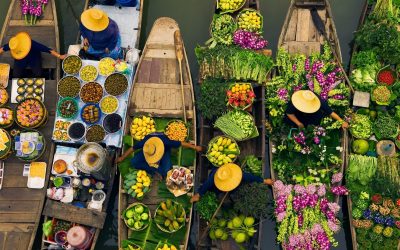Запловете низ вкусовите, аромите и боите на индонезискиот пловечки пазар