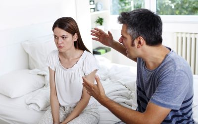 15 предупредувачки знаци дека сте во насилна врска