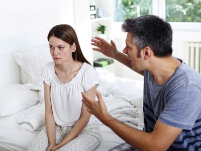 15 предупредувачки знаци дека сте во насилна врска
