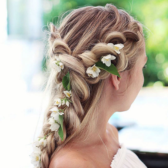 Жена од Шведска создава неверојатни фризури со плетенки кои можете да ги направите и вие