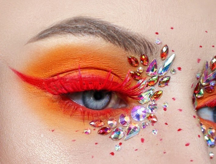 Летен експеримент: Време е за маскара во боја