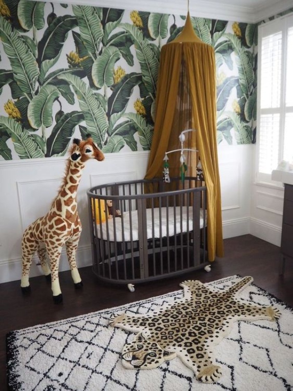 Како да ја уредите собата за вашето бебе во тропски стил?