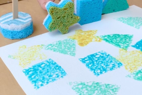 Како да направите интересни играчки од сунѓер за вашите деца?