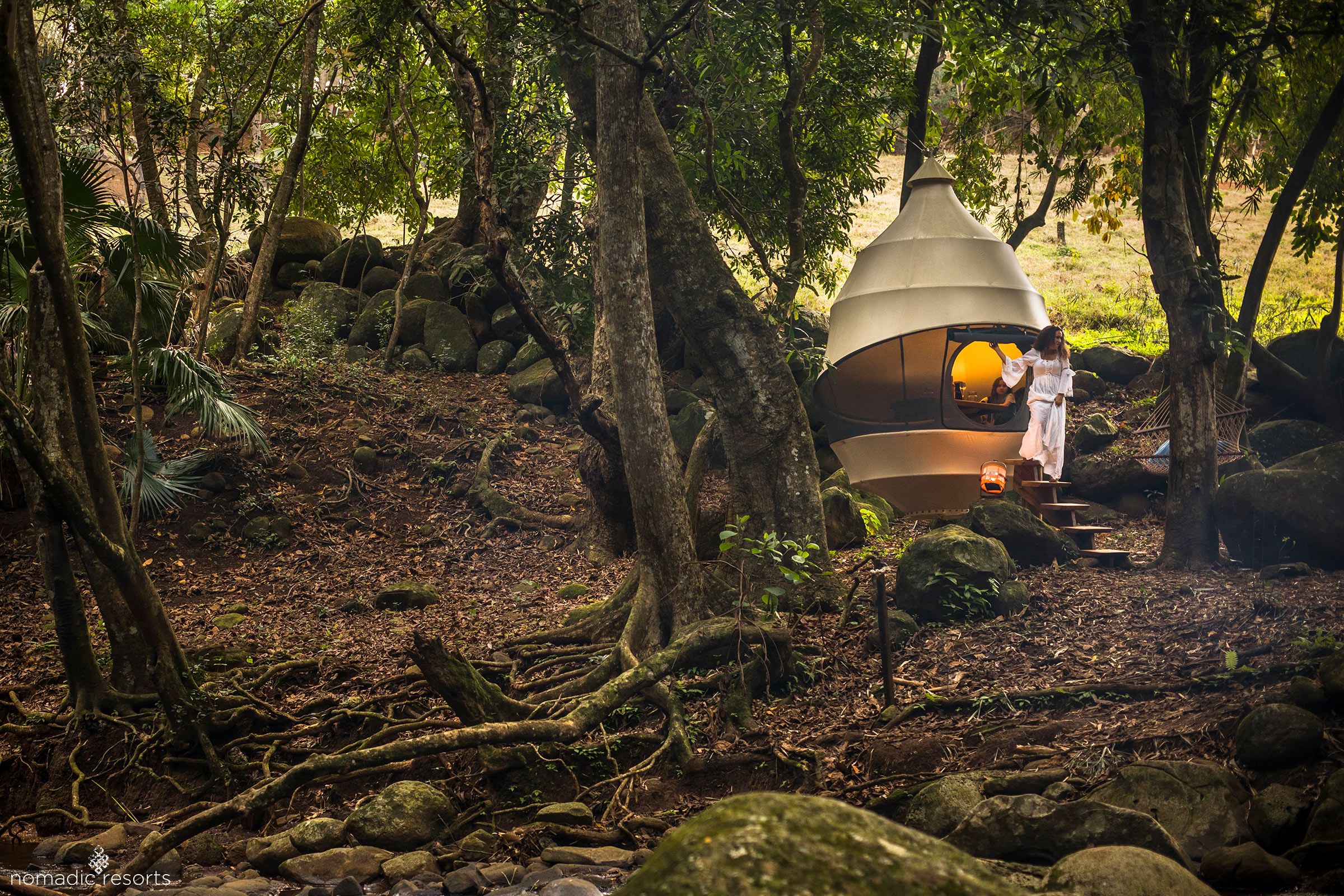 За љубителите на кампувањето: Овие висечки шатори се вистински хит, а можете да ги поставите секаде