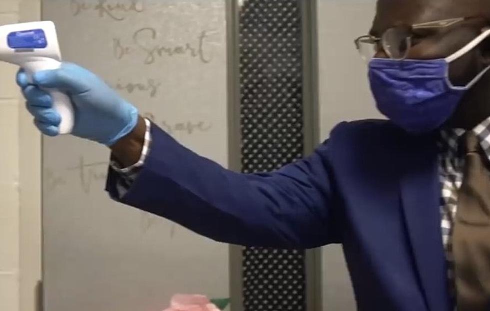 Смешна и информативна пародија на песната „Can’t Touch This“ поврзана со коронавирусот