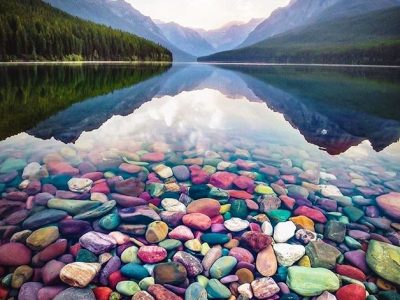 Најшареното езеро во светот: Нереална убавина што може да ја создаде само природата