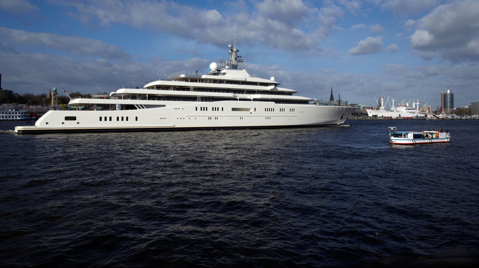 10 работи што можат да си ги дозволат многу мал број луѓе во светот