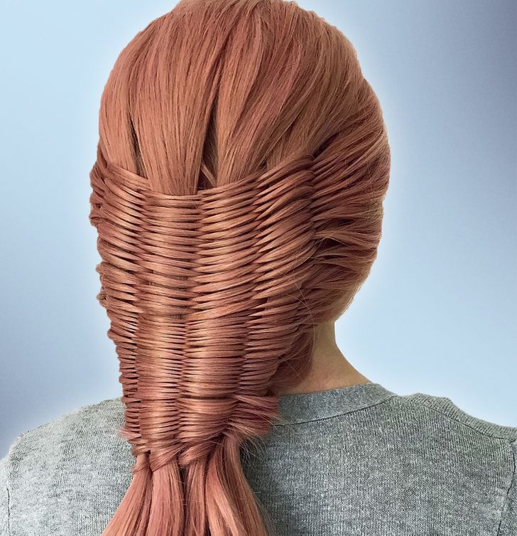 Тинејџерка од Германија создава зачудувачки фризури кои изгледаат како да се ткаени