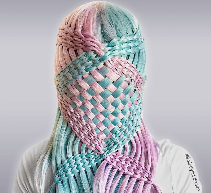 Тинејџерка од Германија создава зачудувачки фризури кои изгледаат како да се ткаени