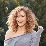 4 фризури што ги подмладуваат жените над 50 години