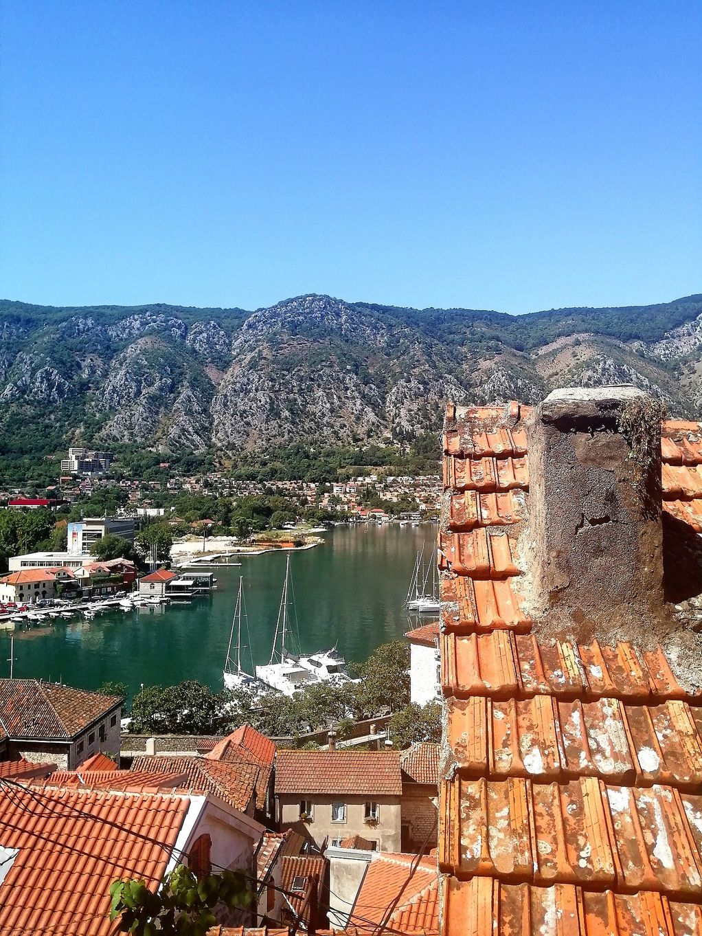 1300 скали до врвот: Тврдина со една од најубавите глетки во Црна Гора