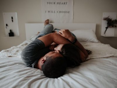 Сексуална терапевтка открива кој е најчестиот проблем што паровите го имаат во креветот