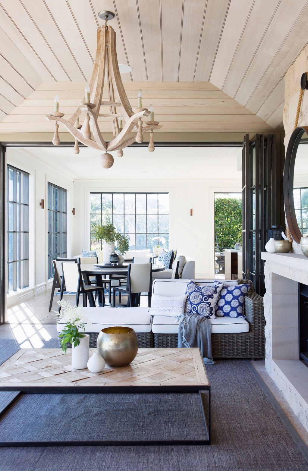 20 фотографии што докажуваат дека атрактивниот лустер ќе ја разубави секоја соба во домот