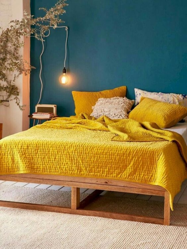 Како да ја декорирате спалната соба во жолти нијанси?
