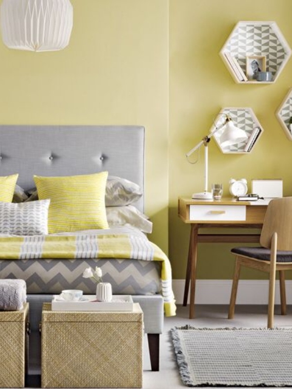 Како да ја декорирате спалната соба во жолти нијанси?