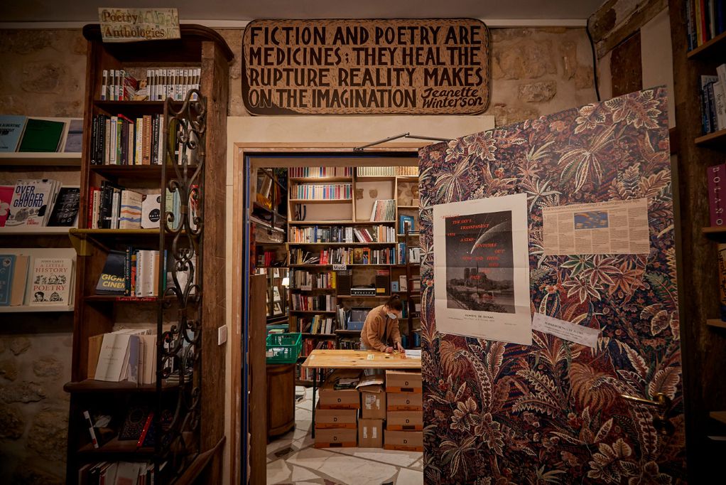 Место во Париз каде бесплатно спиеле сите што ветиле дека ќе читаат по една книга на ден