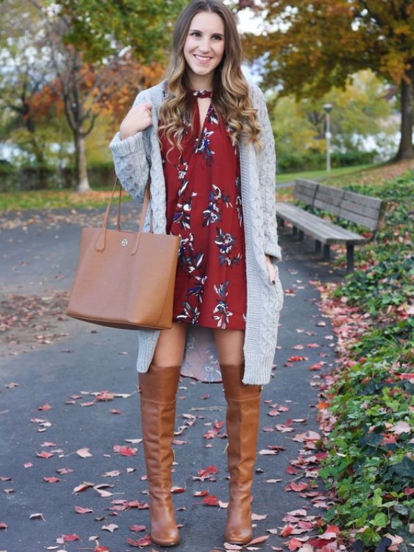 Совршени есенски комбинации со цветни фустани