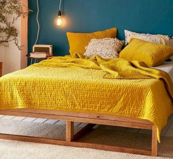 Како да ја декорирате спалната соба во жолти нијанси?