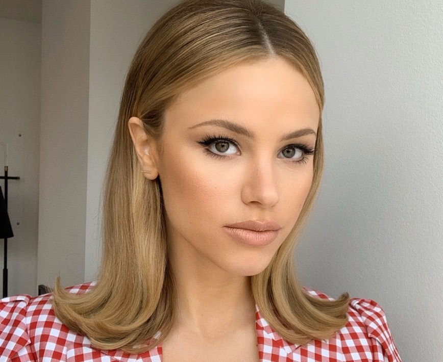 Ретро фризура за секој ден што ја носат познатите личности