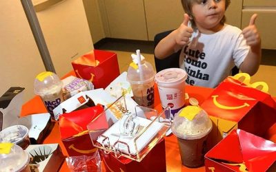 4-годишно момче го „позајмил“ телефонот на својата мајка и направилo нарачка од МекДоналдс вредна 100 долари