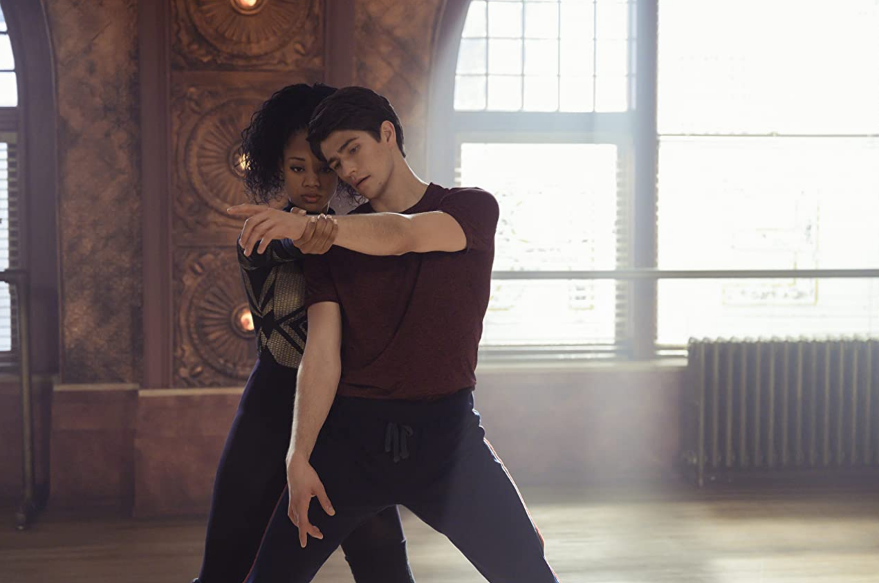 Дали веќе ја изгледавте новата серија „Tiny Pretty Things“ која нè воодушеви уште на почетокот?