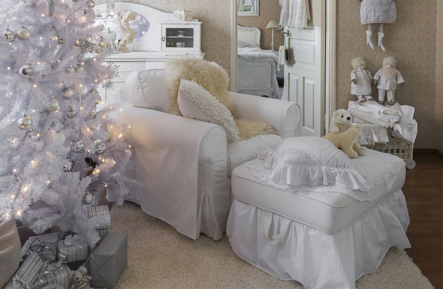 Празнично и бело: Прекрасен дом од кој не би заминувале со денови