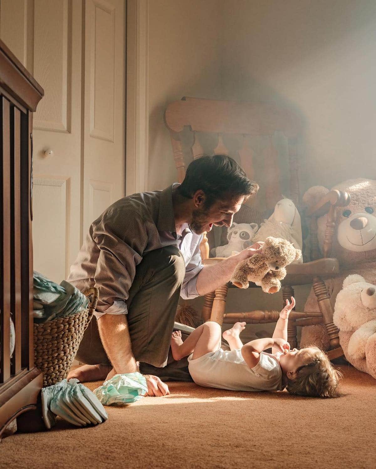 Овој татко преку фотографии татко ја доловува магијата на секојдневните моменти со неговите 4 деца