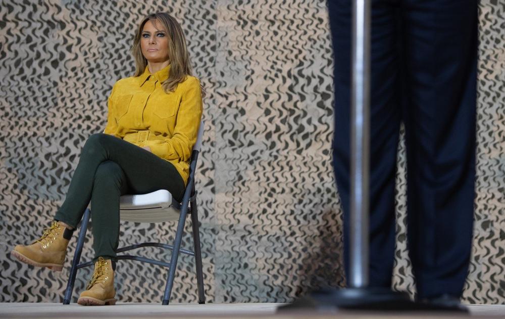Ако сакате да изгледате моќно, облекувајте се како неа: 20-те најдобри зимски стајлинзи на Меланија Трамп