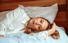 Зошто не треба постојано да се потсетувате на деновите пред пандемијата?