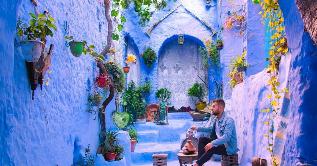 Фотограф ја доловува убавината на шарената архитектура низ градовите