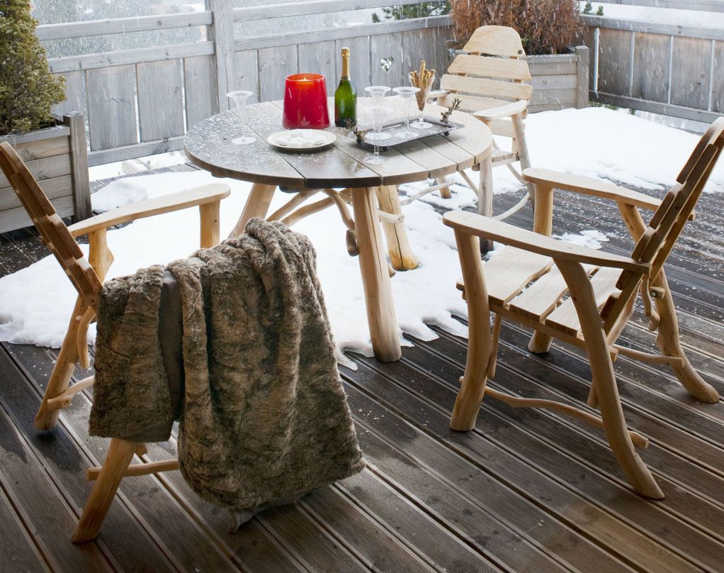 Како да го направите балконот да биде релаксирачко место за пиење кафе во зима?