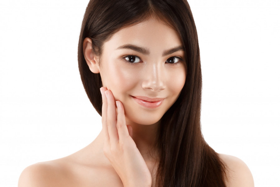 Трендови за шминкање за 2021 година: Фокусот е на очите