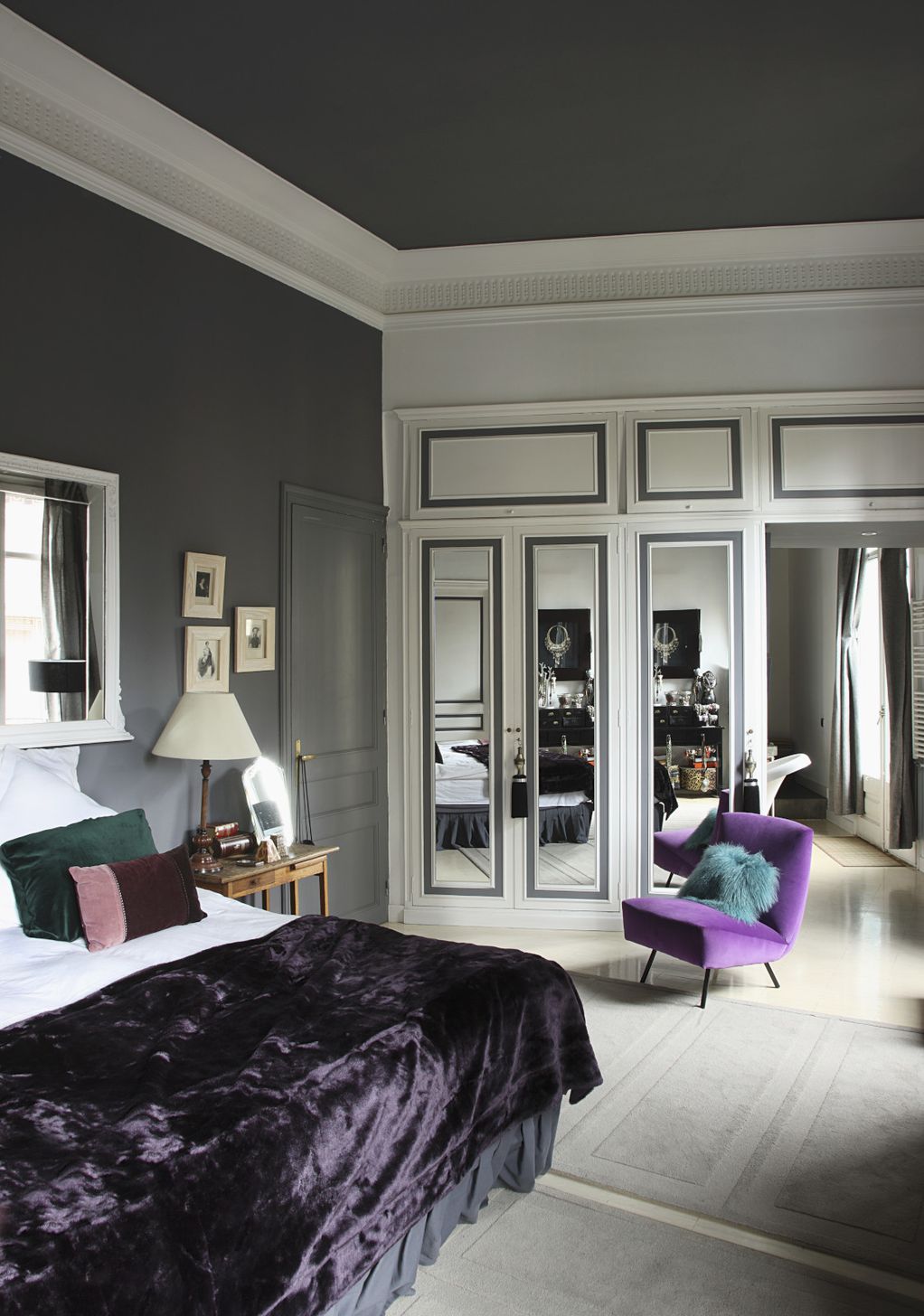 10 фотографии што докажуваат дека виолетовата и сивата боја се совршен спој во уредувањето на домот