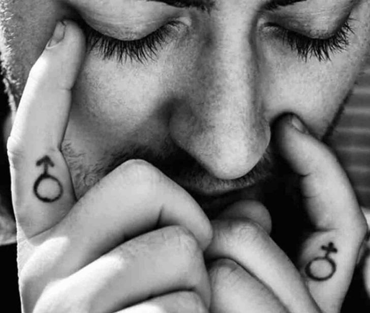 10 моќни приказни што се кријат зад тетоважите на познатите личности 